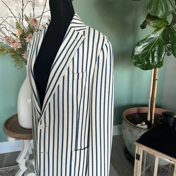 Eleventy Milano Navy and Cream Striped Blazer - Picture 2 of 9